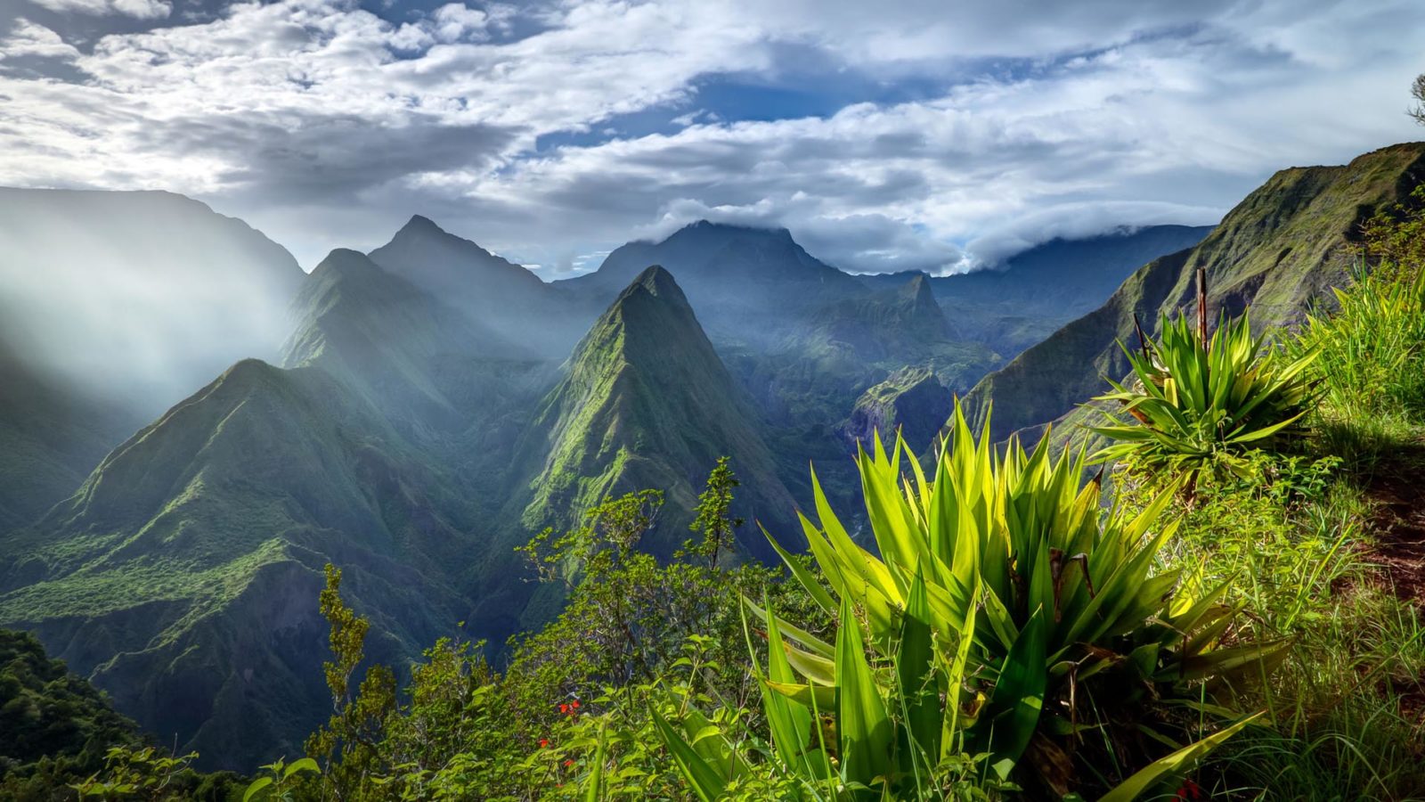 isle-la-Reunion-tour-operator-reunion-madagascar-africa-paysage